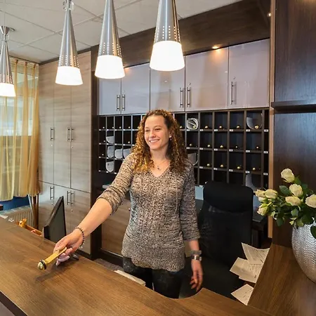 Hotel Ansbach Am Kadewe 3*