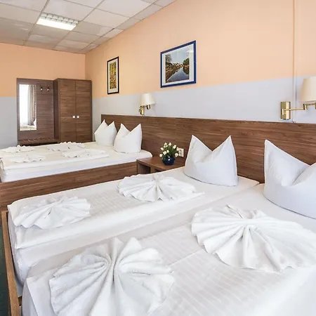 Hotell Ansbach Am Kadewe Berlin