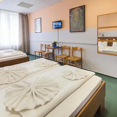 Hotell Ansbach Am Kadewe