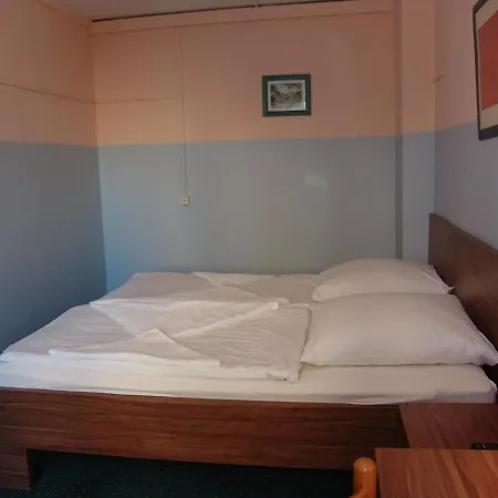 City-hotel Ansbach Am Kurfuerstendamm 3*