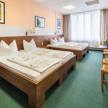 City-hotel Ansbach Am Kurfuerstendamm 3*